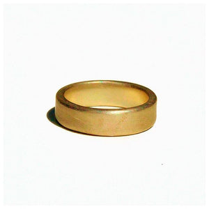 Mens medium band in 14k yellow gold